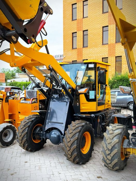 Продам погрузчик 930