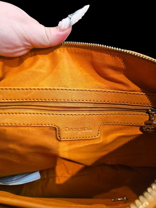 Vând Geantă Desigual