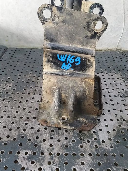 Cap lonjeron dreapta mercedes a class w169 130500220