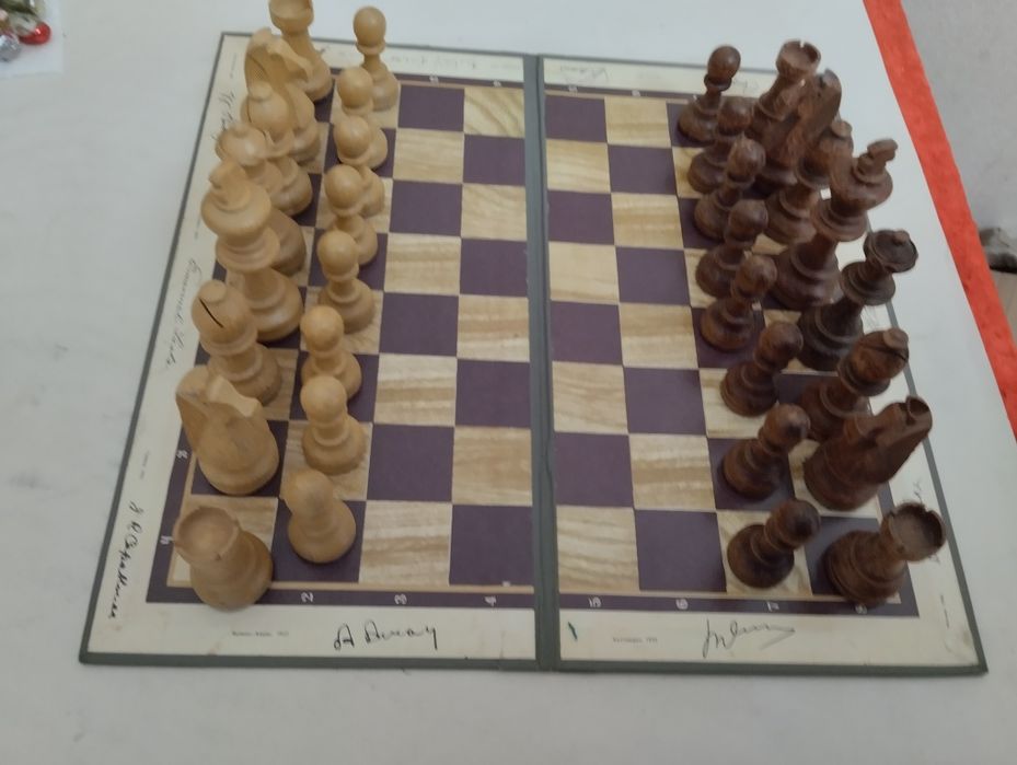 Шахматы продам деревянные