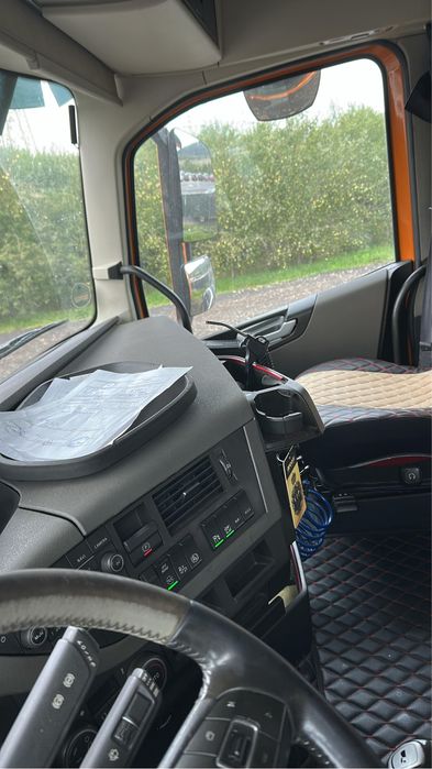 Volvo fh 460.