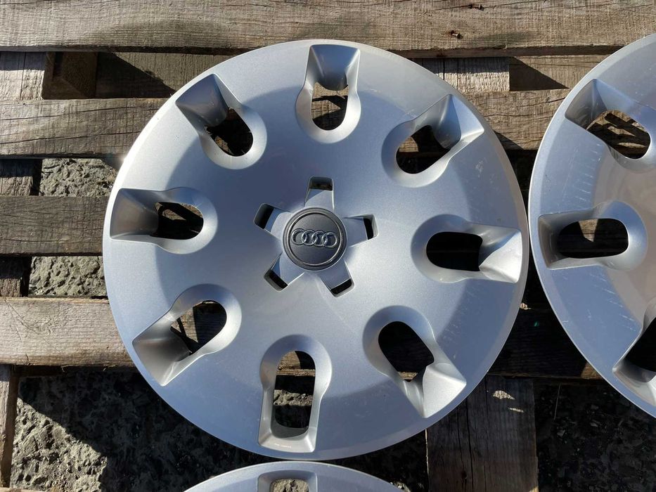 15 цола Тасове за Audi A1 A2 Ауди А1 Оригинални 8X0601147