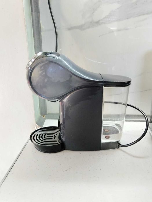 Dolce Gusto Genio S мостра - кафе машина с капсули