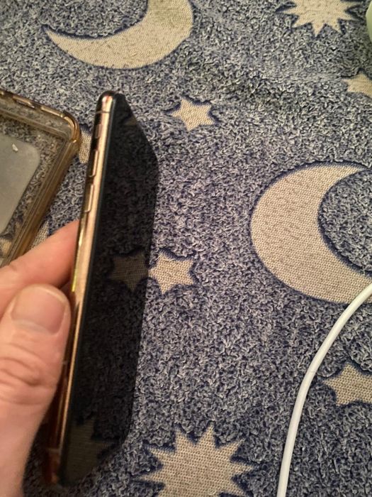 Продамм Айфон хs