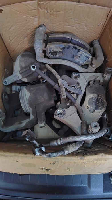 Продавам спирачни апарати за Фиат Фримонт Fiat Freemont Dodge Journey