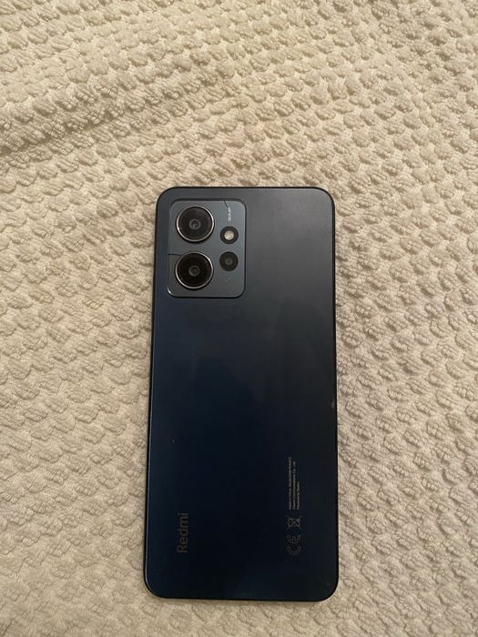 айфон se и редми нот 12