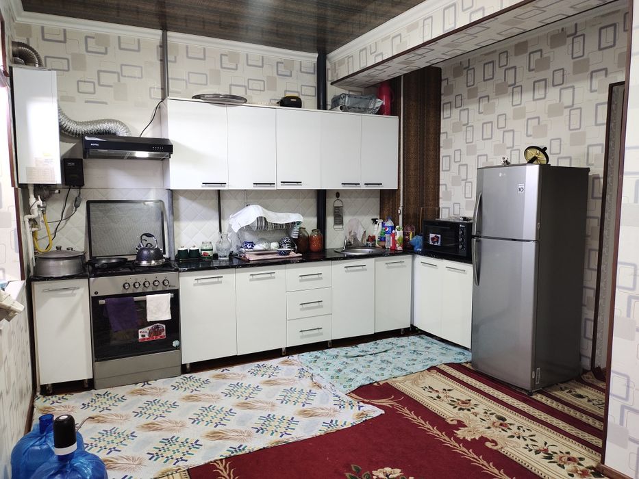 Uy sotiladi yangi domdan guliston mira kòchada