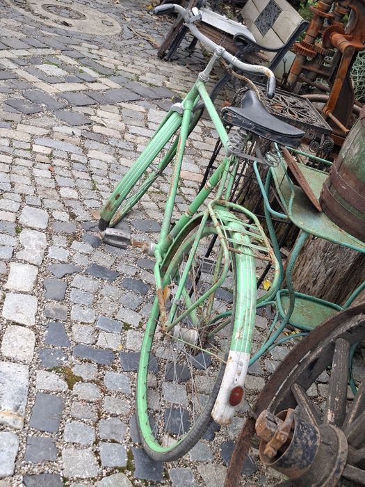 Bicicletă veche Tohan, anul 1980