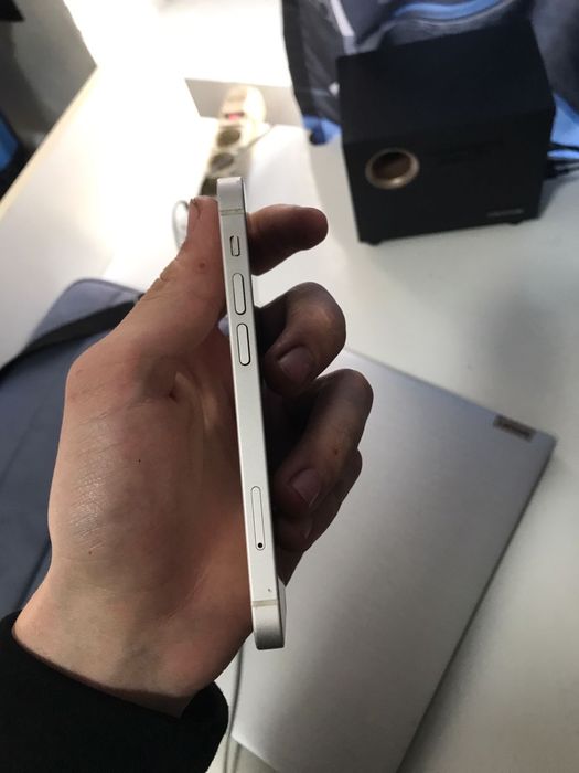 Продам,обменяю Айфон 12 мини