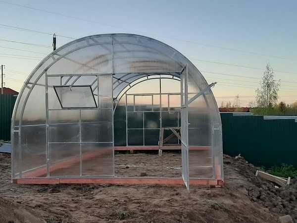 Теплица профессиональная высокая "Агросфера Простор" 4*4*2,7 м, ПК 8мм