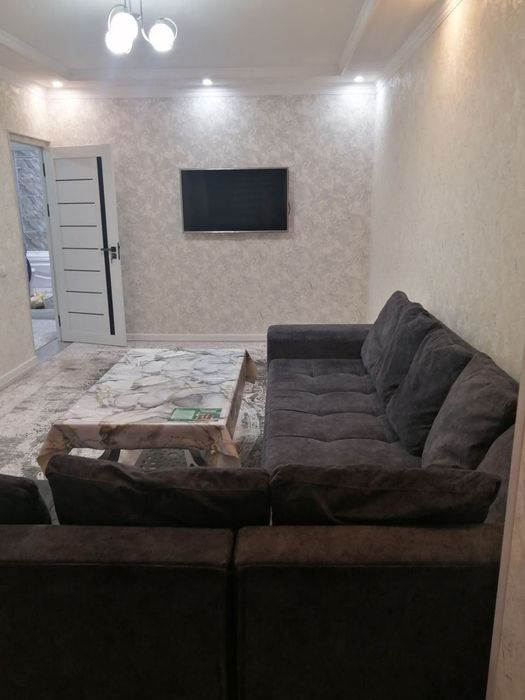 Продам 2 ком Юнусабад 18 квартал кирпич