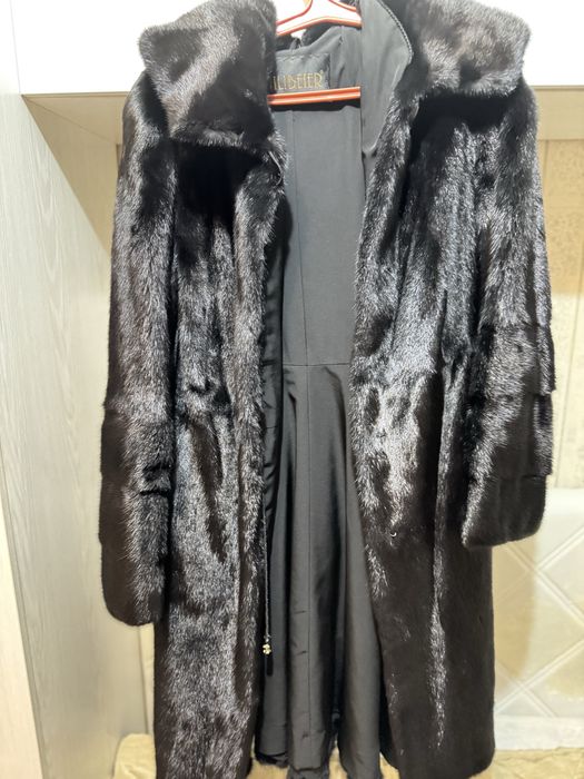 Прдам норковую шубу 200000