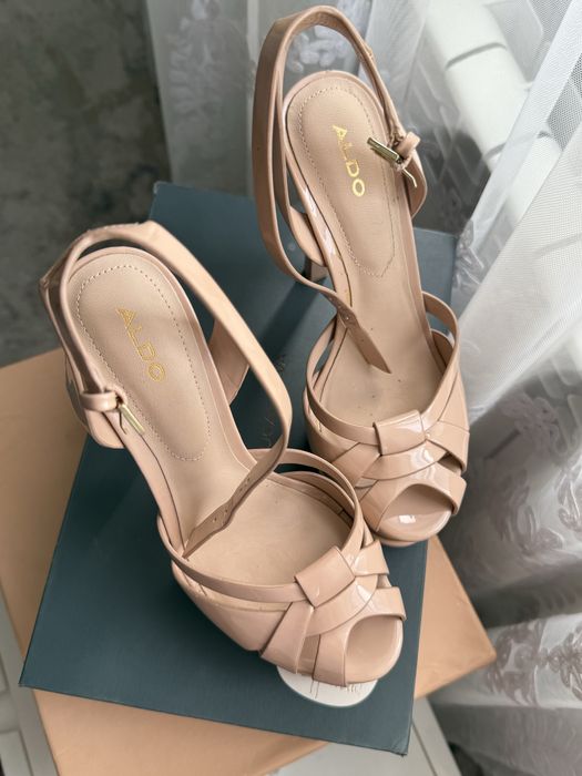 Босоножки бежевые Aldo