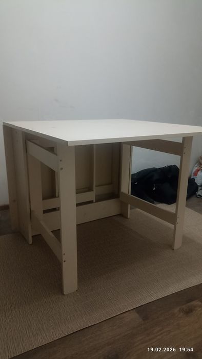 Стол книжка  в хорошем состоянии