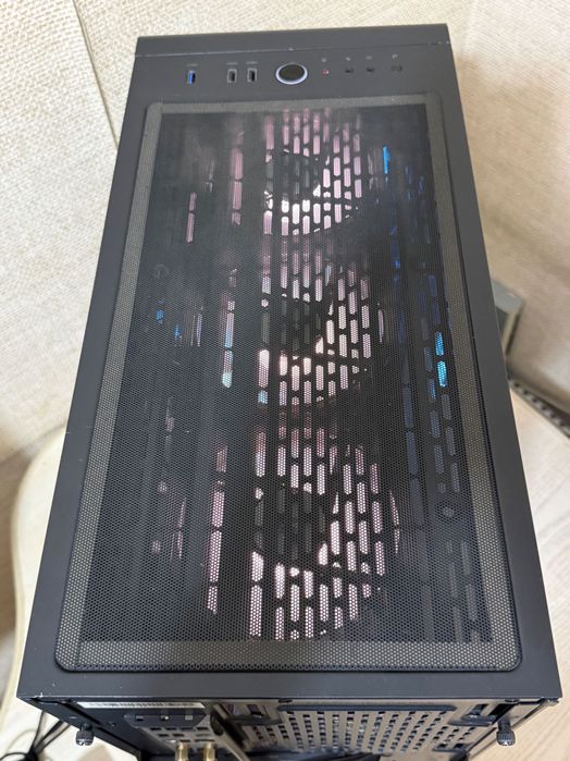 Продаю корпус thermaltake s300 tg