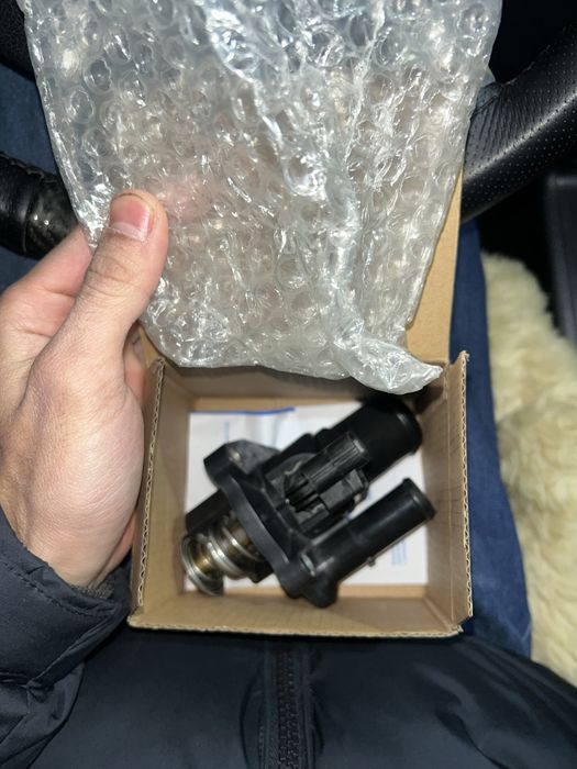 Продам термостат Ford