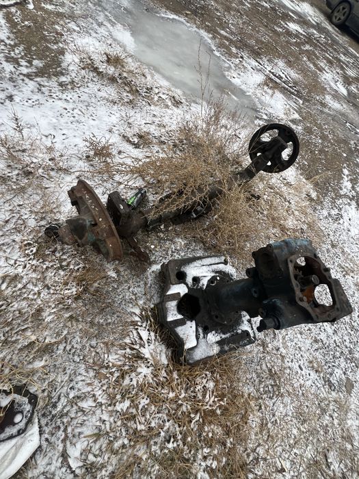 Запчасти на т40 трактор разные на фото