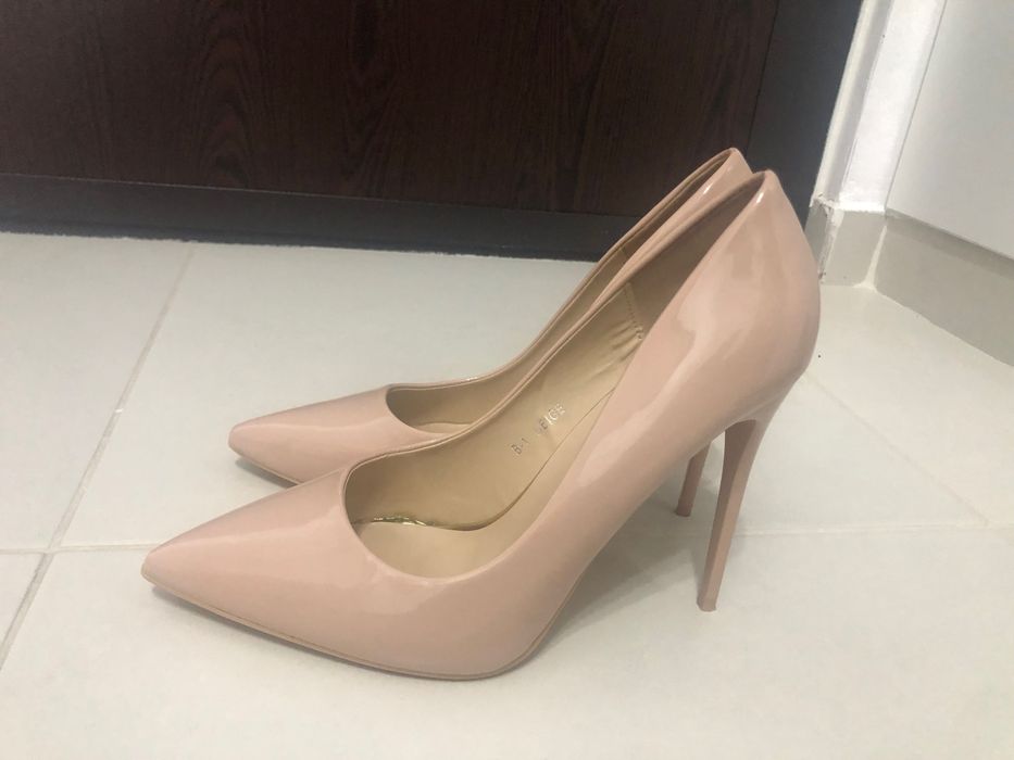 Pantofi stiletto roz prăfuit