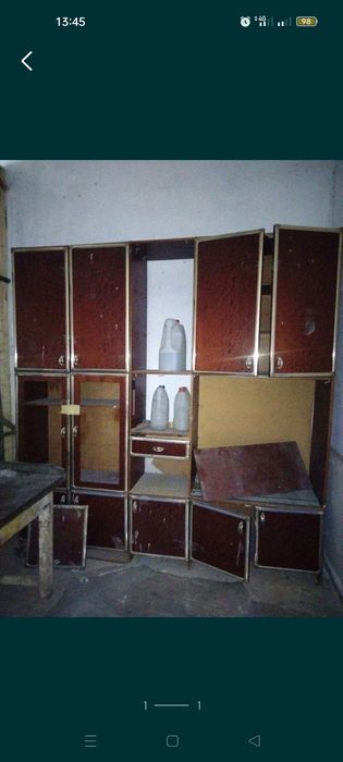 Гарнитуара сатылады.