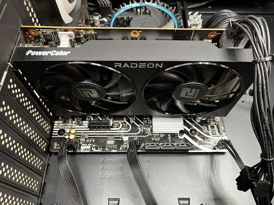 Gaming PC Gplay Fighter i5 12400f 16GB Rx 6600 512GB