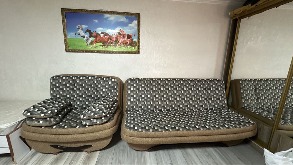 Два клеточных дивана