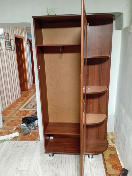 Продам пенал для прихожей