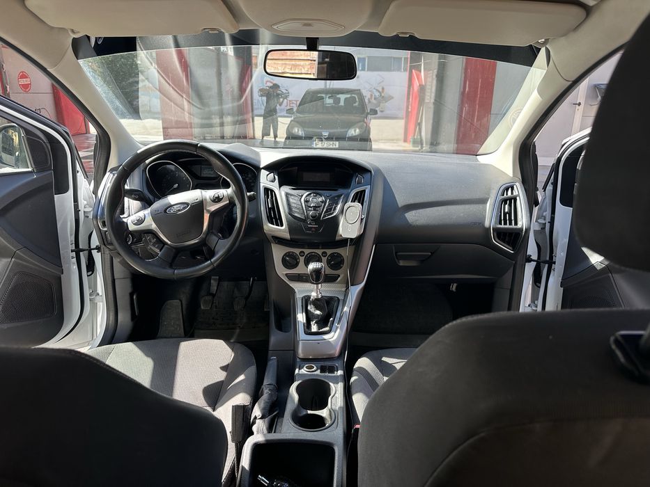 FORD Focus 2012 — imagine 4