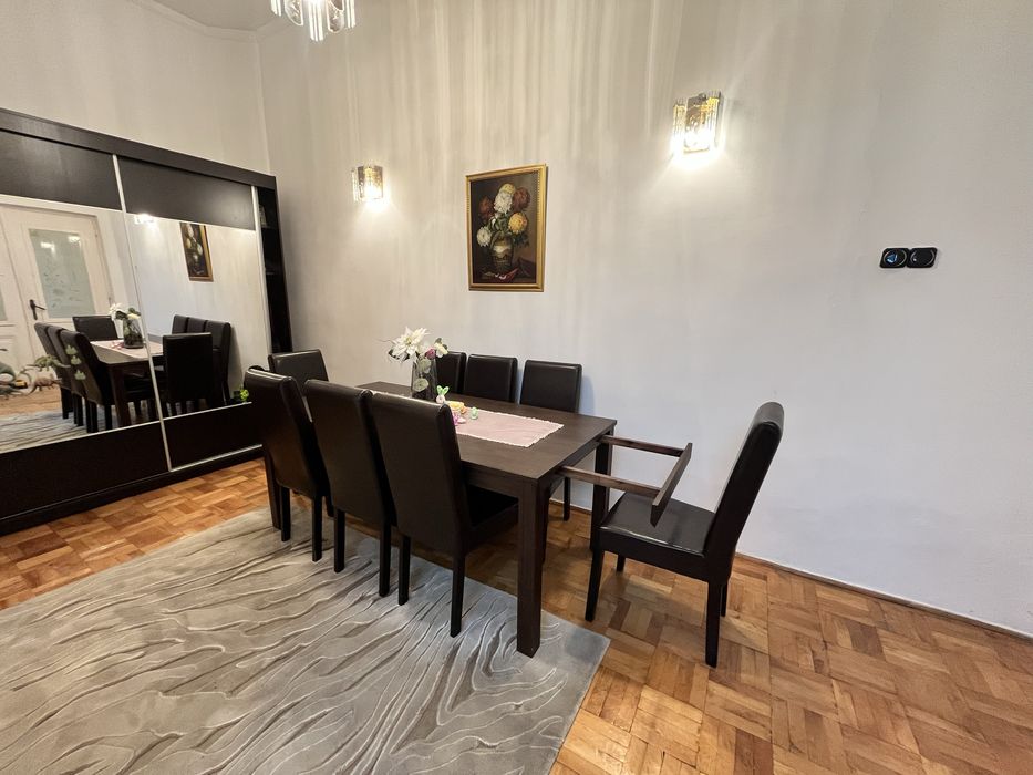 Set de living cu masa si scaune Venetia
