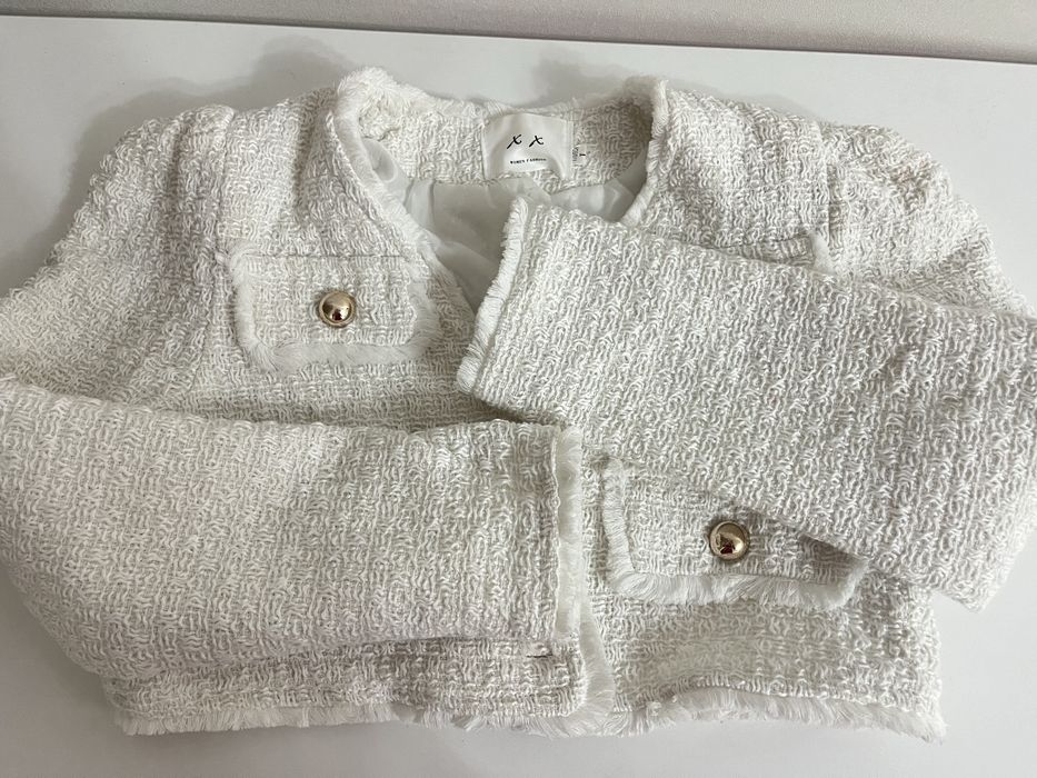 Укороченный белый пиджак