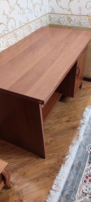 Офисный или детский письменный стол