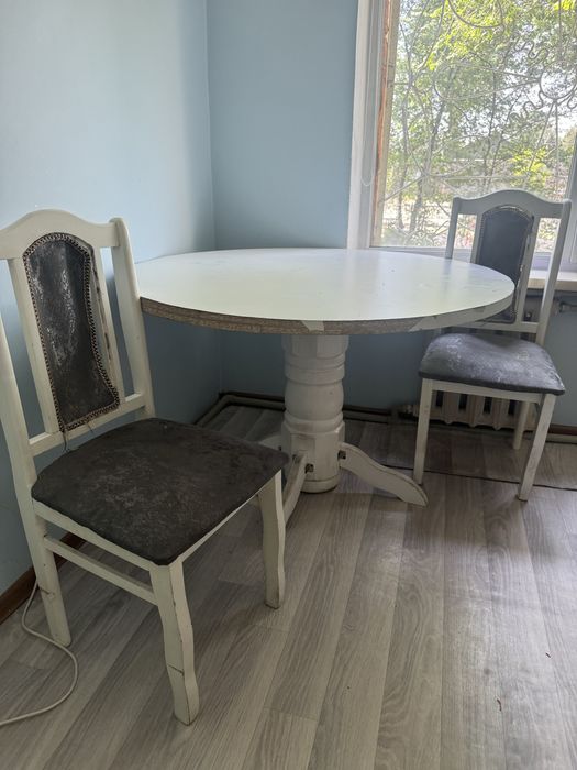 Продам стулья со столом