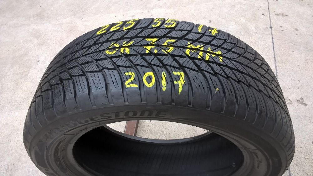 O anvelopa de iarna 225 55 17 bridgestone blizzak LM 001 cu 7,8 mm