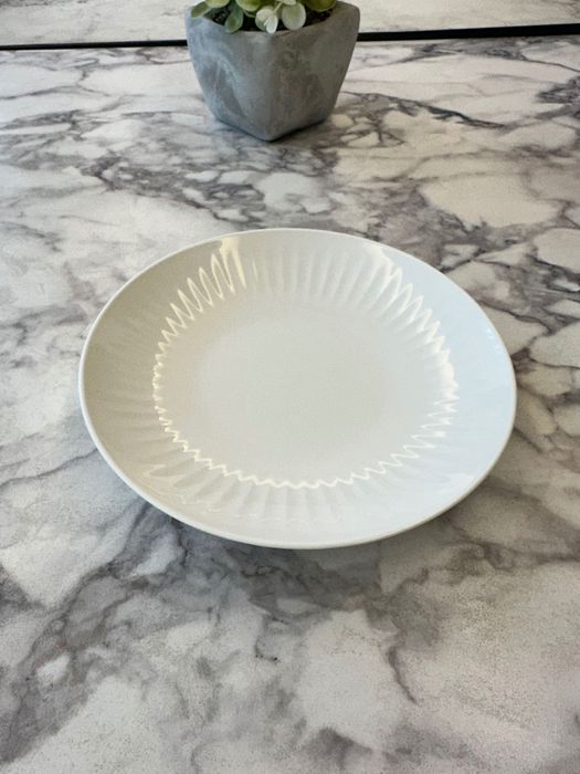 Vand farfurii pentru restaurant, fel de baza si supa