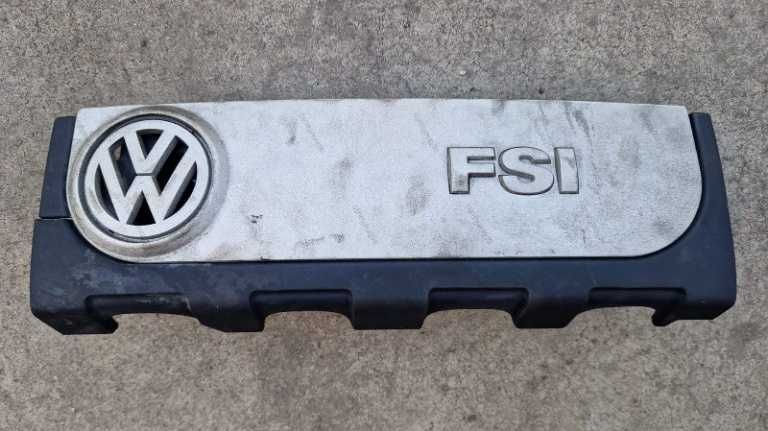 Capac motor VW Golf 5 cod 06F 129 208 C