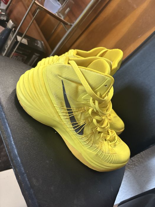 Nike Hyperdunk Yellow