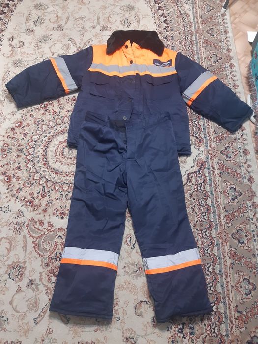 Продаю спецодежду