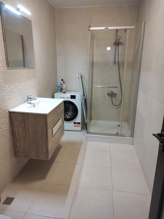 Inchiriez apartament open-space