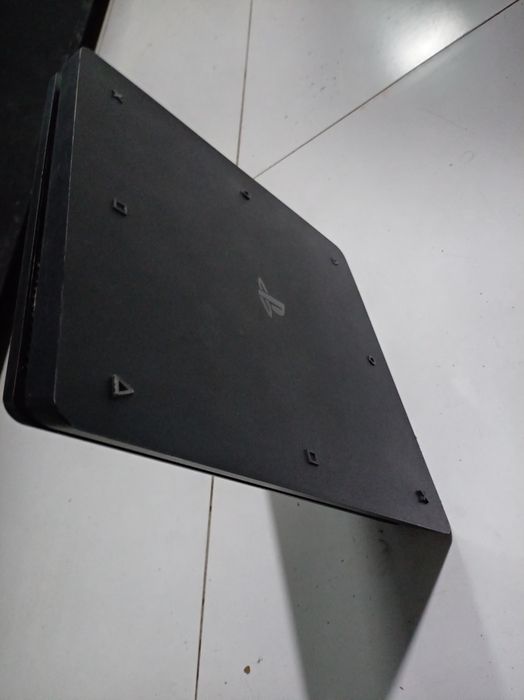 PlayStation 4 yahshi narxdan kelishtirib beriladi Dastavka faqat pocht