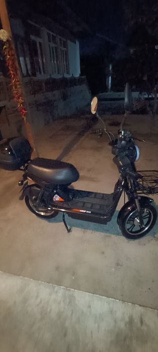 Skuter sotiladi hamma joyi yangi hech qati almashmagan