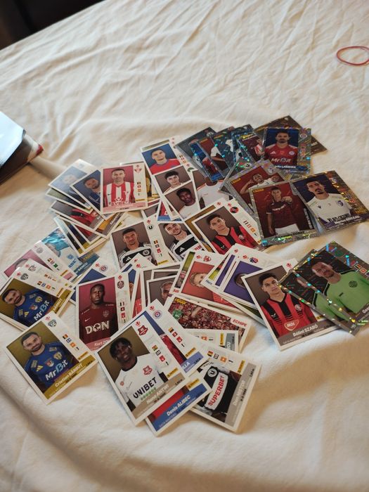 Vând sau schimb  fotbaliști album Superliga 2025-2026