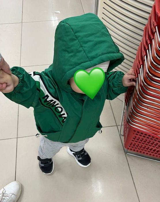 Куртка , безрукавка на весну