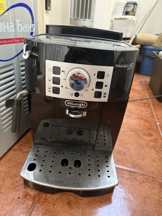 кафемашина Delonghi magnifica s