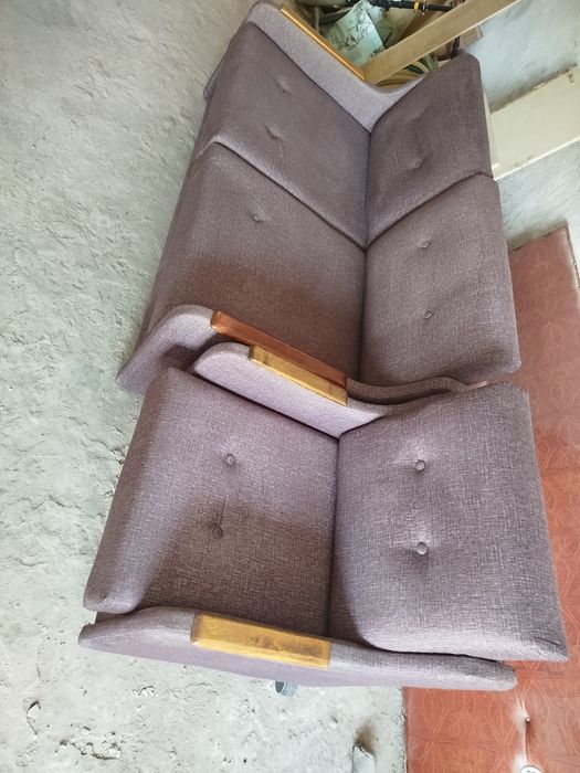 Диван и кресло б/у в хорошем состоянии,качественный