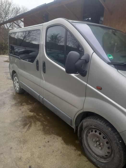 Vand Opel vivaro 8+1 primul proprietar