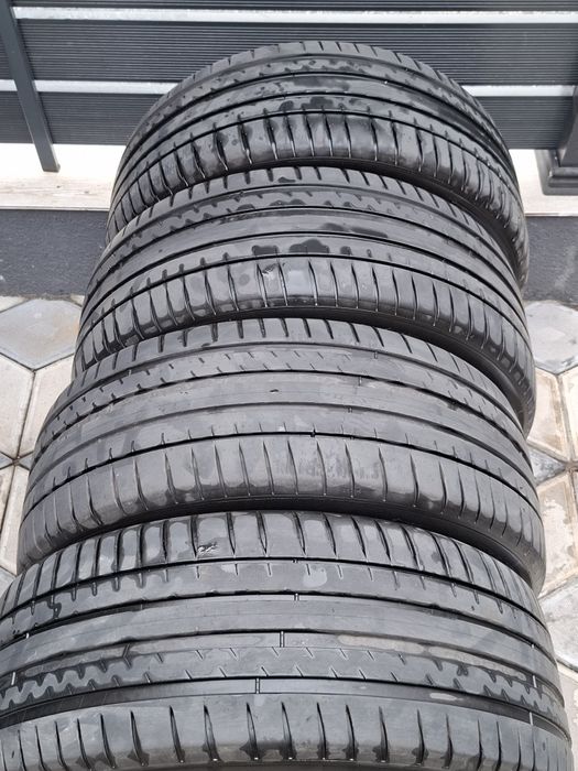 Vând cauciucuri Michelin 225/50/18 de vara