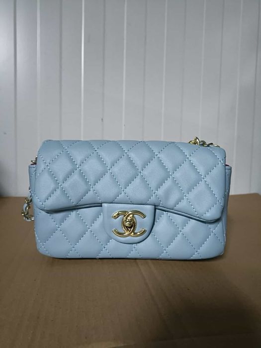 Дамска чанта CHANEL – светлосиня