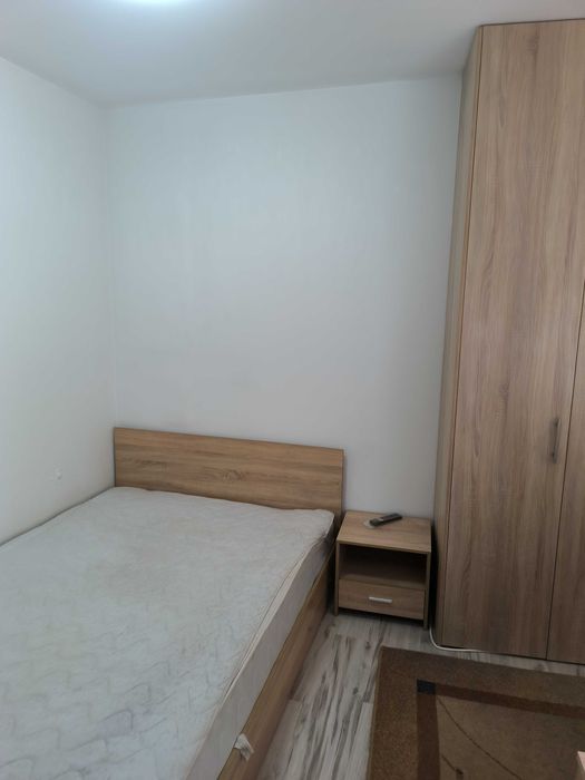 Тристаен обзаведен апартамент под наем!