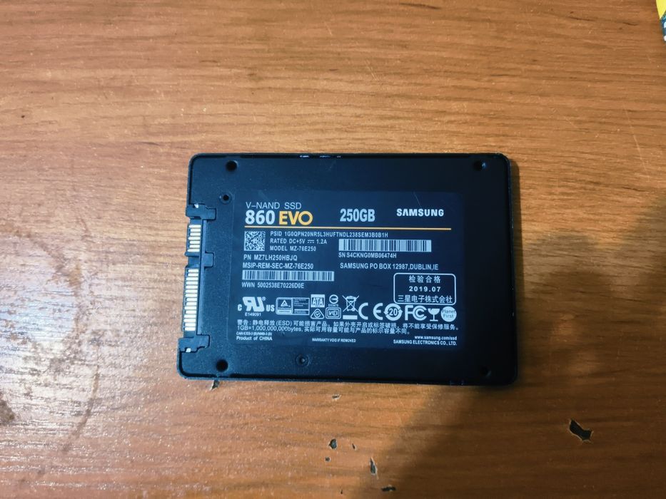 SSD Samsung 860 EVO 250 ГБ