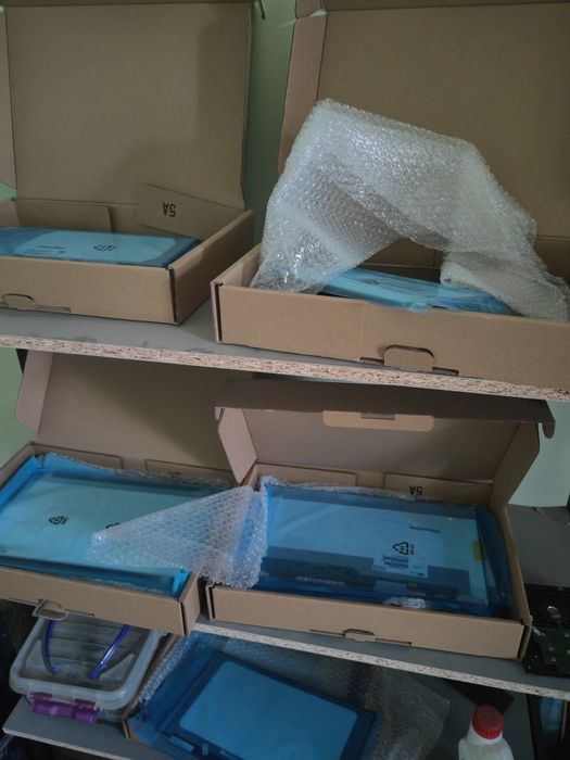 Notebook lar Un Ekran, batarya, kalav va zaryadchiklar(аксессуары)