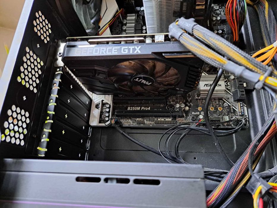 Геймърски компютър – GTX 1660 Ti 6GB / i5-7600K / 16GB RAM – Отлично състояние